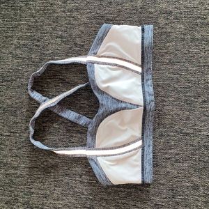 Lululemon Size 6 Women’s Sports Bra